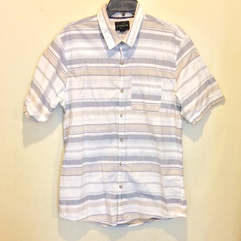 Capsule Short Sleeve Button Up Shirt Size L